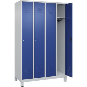 C+P Spind Classic PLUS, 4 Abteile, lichtgrau / enzianblau, B 1200 mm, mit Füßen, Zylinderschloss