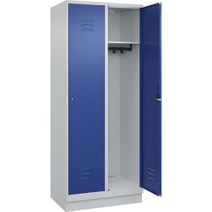 C+P Spind Classic PLUS, 2 Abteile, lichtgrau / enzianblau, B 800 mm, mit Bodensockel, Zylinderschloss