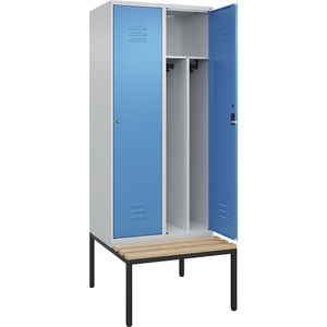 C+P Spind Classic PLUS Sitzbank, 2 Abteile, mittig, lichtgrau / lichtblau, B 800 mm, Zylinderschloss, untergebaut, Buche-Hartholz
