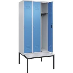 C+P Spind Classic PLUS Sitzbank, 3 Abteile, lichtgrau / lichtblau, B 900 mm, Zylinderschloss, untergebaut, Kunststoff