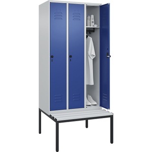 CP, C+P Spind Classic PLUS Sitzbank, 3 Abteile, lichtgrau / enzianblau, B 900 mm, Sicherheits-Drehriegel, untergebaut, Kunststoff