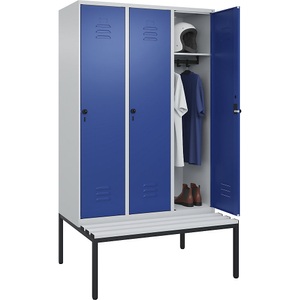 C+P Spind Classic PLUS Sitzbank, 3 Abteile, lichtgrau / enzianblau, B 1200 mm, Sicherheits-Drehriegel, untergebaut, Kunststoff