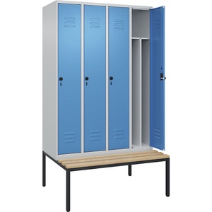 C+P Spind Classic PLUS Sitzbank, 4 Abteile, mittig, lichtgrau / lichtblau, B 1200 mm, Sicherheits-Drehriegel, untergebaut, Buche-Hartholz