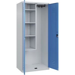 C+P Putzmittelspind Classic PLUS, 1 Abteil, Trennwand mittig, verkürzt, lichtgrau / lichtblau, B 800 mm, mit Bodengleitern, Zylinderschloss