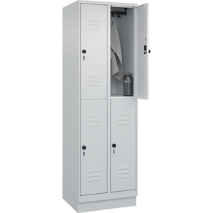 C+P Doppelstock-Spind Classic PLUS, 2 Abteile, lichtgrau, HxB 1950 x 600 mm, mit Bodensockel, Drehriegel