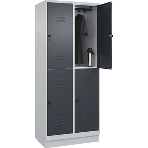 C+P Doppelstock-Spind Classic PLUS, 2 Abteile, lichtgrau / grau, HxB 1950 x 800 mm, mit Bodensockel, Drehriegel