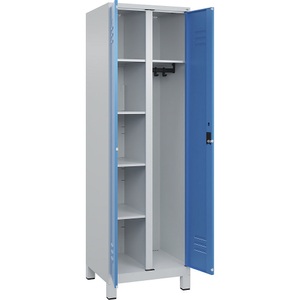 C+P Putzmittelspind Classic PLUS, 1 Abteil, Trennwand mittig, lichtgrau / lichtblau, B 600 mm, mit Füßen, Zylinderschloss