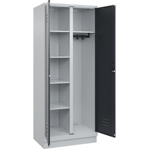 C+P Putzmittelspind Classic PLUS, 1 Abteil, Trennwand mittig, lichtgrau / grau, B 800 mm, mit Bodensockel, Drehriegel