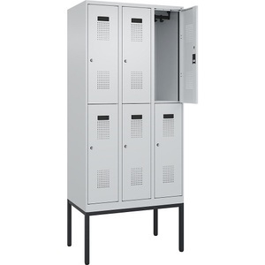 CP, C+P Doppelstock-Spind Evolo PLUS, 3 Abteile, lichtgrau, B 900 mm, mit schmalen Füßen, Zylinderschloss, C+P Doppelstock-Spind Evolo PLUS, 3 Abteile, lichtgrau, B 900 mm, mit schmalen Füßen, Zylinderschloss
