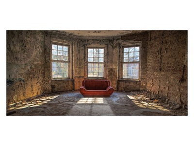 undefined, Rotes Sofa