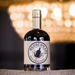 Hotel Wetterhorn Hasliberg, HEUSCHNAPS aus Kernobst - Träsch 50 cl / 25 % Schweiz, Cantina 1313 Geräucherter Heuschnaps (500ml)