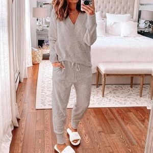 Lighinthebox, Damen Loungewear Sets Winter Nachthemd 1 Set Reine Farbe Einfach Basic Komfort Zuhause Party Straße Polyester Warm Geschenk V-Ausschnitt Langarm Hoodie Hose Elastischer Bund Tasche Herbst Winter Grau Lightinthebox, 