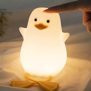 Lighinthebox, Ente führte Nachtlichter niedliche Silikonlampe, wiederaufladbare USB-Sensor-Timing-Nachttischlampe für Schlafzimmer, Kinder, Geschenk Lightinthebox, 