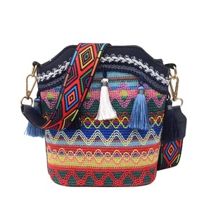 Lighinthebox, Ethno-Stil gewebte Tasche Frauen 2021 neue koreanische Version Messenger kleine Tasche Mode Eimer Tasche Damen Umhängetasche im Namen von Lightinthebox