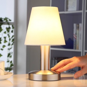 Lampenwelt.com, Nachttischlampe Hanno mit weißem Textilschirm, Nachttischlampe Hanno mit weißem Textilschirm