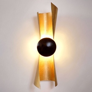 J. Holländer, Wandlampe Pianeta aus Eisen, Wandlampe Pianeta aus Eisen