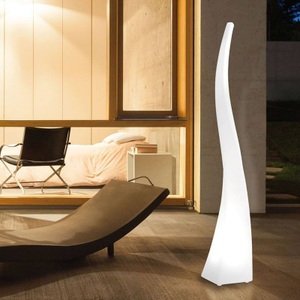 Mantra, Terrassen-Stehleuchte Flame mit IP65, Stehlampe aussen Hely