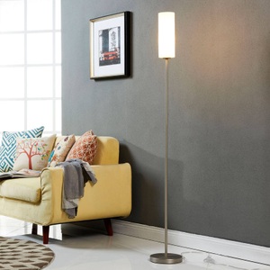 Lampenwelt.com, Dezente Stehlampe Vinsta mit schmalem Glasschirm, Dezente Stehlampe Vinsta mit schmalem Glasschirm