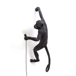 Seletti, Seletti-Monkey Lamp Outdoor Hanging Version Right, Black, Outdoor-Wandleuchte mit Stecker Monkey Hanging plastikmaterial schwarz / outdoorgeeignet - H 76,5 cm - Seletti schwarz en plastikmaterial