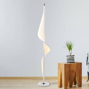 Näve, LED-Stehleuchte Bandera mit wellenförmigen Design, 
