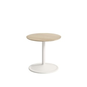 Muuto, Soft Beistelltisch / Ø 41 x H 40 cm - Eiche massiv - Muuto holz natur en holz, Beistelltisch Soft holz natur / Ø 41 x H 40 cm - Eiche massiv - Muuto holz natur en holz