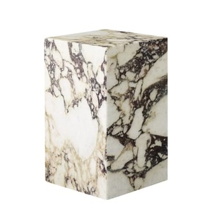 MENU, Plinth Tall Beistelltisch / Marmor - 30 x 30 x H 51 cm - Menu beige en stein, Beistelltisch Plinth Tall stein beige / Marmor - 30 x 30 x H 51 cm - Menu beige en stein