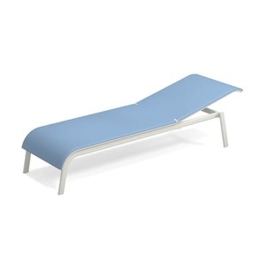 Emu, Tiki Sonnenliege / Multiposition - Stoff - Emu blau en metall/textil, Schrägstellbarer, stapelbarer Liegestuhl Tiki metall blau / Multiposition - Stoff - Emu blau en metall