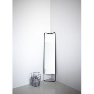 MENU, Menu-Kaschkasch Floor Mirror, White, Standspiegel Kaschkasch metall weiß / zum Hinstellen - L 42 cm x H 175 cm - Menu weiß en metall