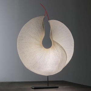 Ingo Maurer, The MaMo Nouchies LED Tischleuchte / Yoruba Rose - Ingo Maurer beige en papierfaser, Tischleuchte The MaMo Nouchies LED papierfaser beige / Yoruba Rose - Ingo Maurer beige en papierfaser