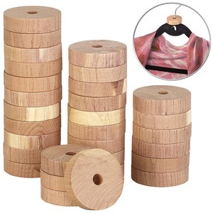 Infactory, Mottenringe aus Zedernholz im 30er-Set, passend für alle Kleiderbügel / Zedernholz, Mottenringe aus Zedernholz im 30er-Set, passend für alle Kleiderbügel
