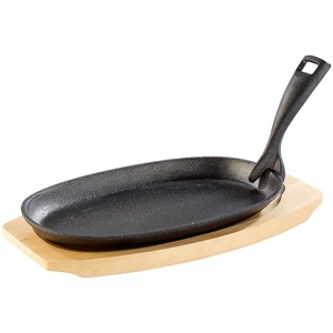 Tornwald-Schmiede, Tornwald-Schmiede Profi-Gusseisen-Servierpfanne mit Untersetzer, 24 x 14 x 2,2 cm, 820 g, Profi-Gusseisen-Servierpfanne mit Untersetzer, 24 x 14 x 2,2 cm, 820 g