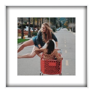 myposter, Fotodruck auf hochwertiges Papier im Bilderrahmen Alu eckig in weiß im Format 30 x 21 cm, 