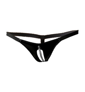 Black Level, String, ouvert, mit einer Kette verziert, 
