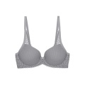 Triumph Bügel-BH »Aura Spotlight T«, moderne Spitze, weich, elastisch, leicht gepolstert, Spacer-Cups