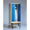 C+P Garderobenschrank Classic mit vorgebauter Sitzbank aus Holz, 2 Abteile à 300 mm, Drehriegelverschluss