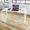 Diverse Hardware, Schreibtisch mit Weltkarte