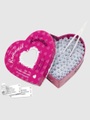 tease & please, Herz voller Romantik