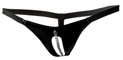 String, ouvert, mit einer Kette verziert