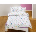 Bettwäsche mit buntem Blumenprint auf weissem Untergrund