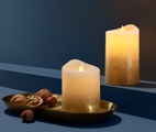 2 LED-Echtwachskerzen, cremeweiss mit glitzerndem Verlauf