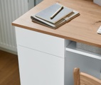 undefined, Schreibtisch mit Schublade