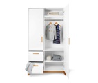 undefined, Kleiderschrank