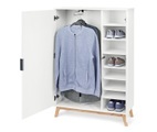 undefined, Schuh- und Kleiderschrank