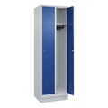 C+P Spind Classic PLUS, 2 Abteile, lichtgrau / enzianblau, B 600 mm, mit Bodensockel, Zylinderschloss