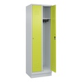 C+P Spind Classic PLUS, Sockel, 2 Abteile, HxBxT 1.950 x 600 x 500 mm, lichtgrau, clowngrün, Zylinderschloss, ohne Mitteltrennwand