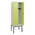C+P Spind Classic PLUS, Gestell, 2 Abteile, HxBxT 1.950 x 600 x 500 mm, lichtgrau, clowngrün, Zylinderschloss, ohne Mitteltrennwand