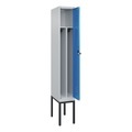 C+P Spind Classic PLUS, Gestell, 1 Abteil, HxBxT 2.120 x 300 x 500 mm, lichtgrau, lichtblau, für Vorhängeschloss, mit Mitteltrennwand