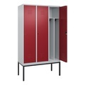 C+P Spind Classic PLUS, Gestell, 3 Abteile, HxBxT 2.120 x 1.200 x 500 mm, lichtgrau, rubinrot, Zylinderschloss, mit Mitteltrennwand