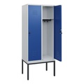 C+P Spind Classic PLUS, Gestell, 2 Abteile, HxBxT 1.950 x 800 x 500 mm, lichtgrau, enzianblau, für Vorhängeschloss, ohne Mitteltrennwand