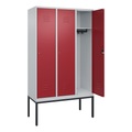 C+P Spind Classic PLUS, Gestell, 3 Abteile, HxBxT 2.120 x 1.200 x 500 mm, lichtgrau, rubinrot, Zylinderschloss, ohne Mitteltrennwand